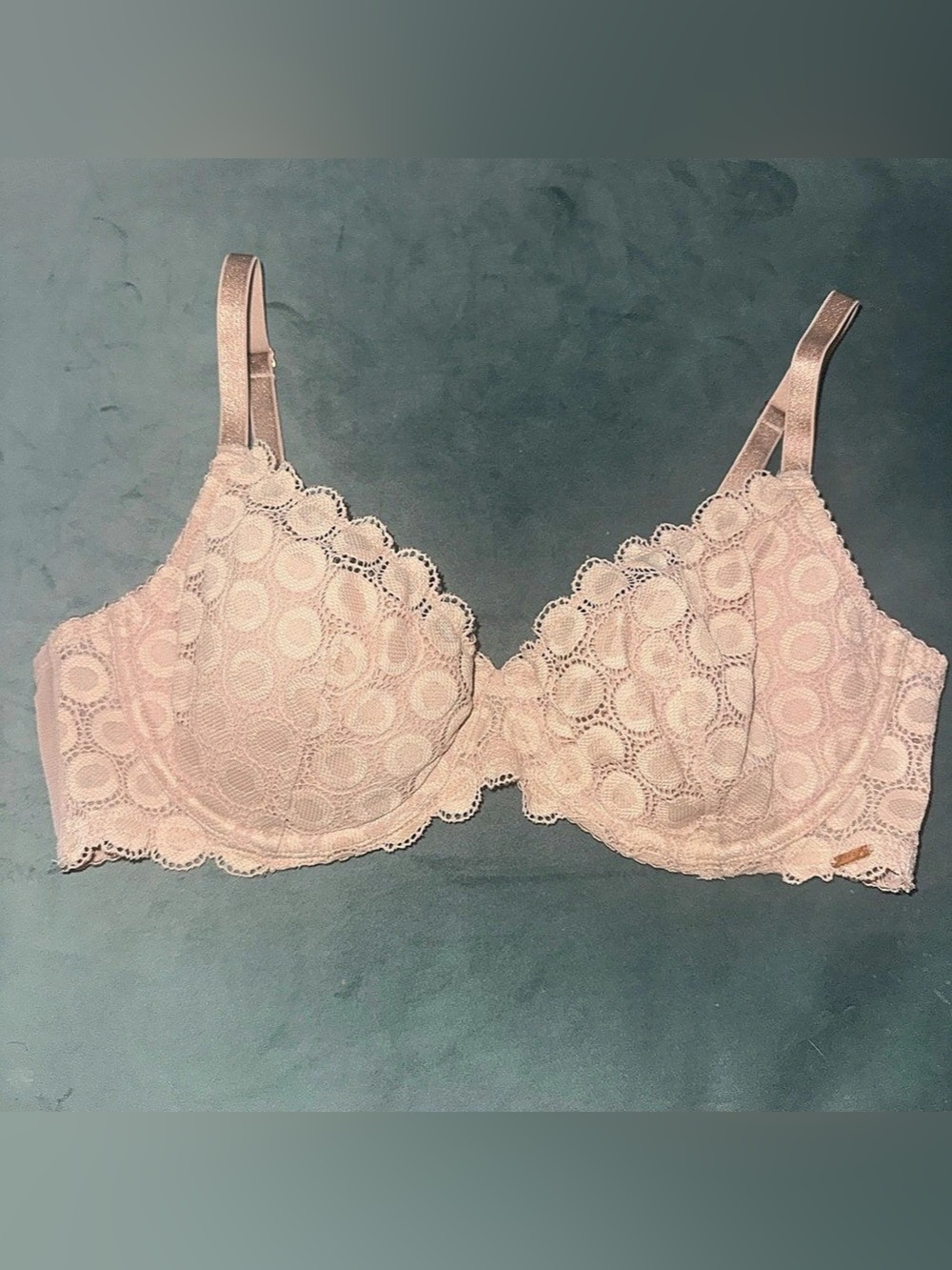 Savage x Fenty Lace Underwire Bra in Pink